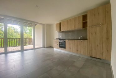 Appartement de 2.5 pièces avec balcon couvert sans vis-à-vis - Collège 6a