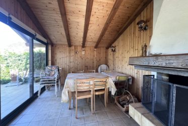 Grosszügiges Einfamilienhaus mit Wintergarten und Garage