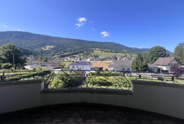Grosszügiges Einfamilienhaus mit Wintergarten und Garage