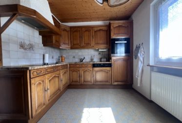 Grosszügiges Einfamilienhaus mit Wintergarten und Garage