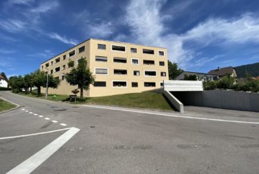 Geschützte 2.5-Zimmer-Wohnung im 1. Stock mit freier Aussicht