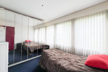 VERKAUF ALS BEWOHNTES LEIBRENTE-OBJEKT – Attikawohnung mit 5.5 Zimmern und grosser Terrasse