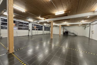 2182 - À LOUER – Grandes surfaces de box pour hivernage à Cortaillod