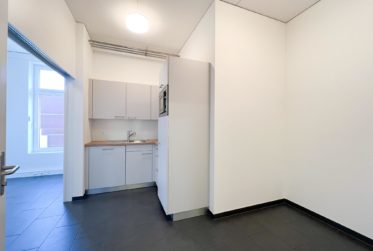À louer – Spacieux local commercial moderne de 270 m²