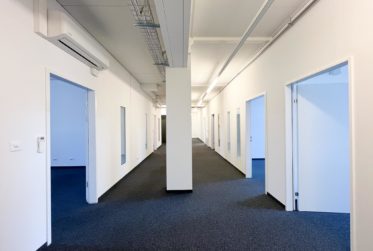 À louer – Spacieux local commercial moderne de 270 m²