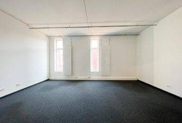 À louer – Spacieux local commercial moderne de 270 m²