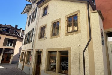 À LOUER – Appartement atypique de 2.5 pièces en duplex à Saint-Aubin