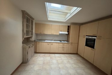 À LOUER – Appartement atypique de 2.5 pièces en duplex à Saint-Aubin