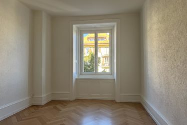 Superbe 4.5 pièces rénové avec parquet en chevrons – 1er loyer offert