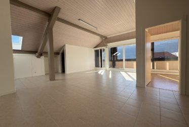 Grand appartement 4 pièces de 115 m² avec balcon – La Sagne