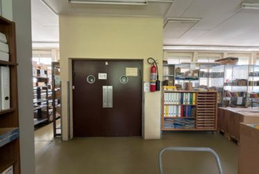Zu vermieten: Geschäftslokal im 1. Obergeschoss mit Archivflächen im Untergeschoss und 2 Aussenparkplätzen