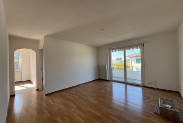 Appartement de 3.5 pièces entièrement rénové à Büetigen