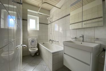 Renovierte 3-Zimmer-Wohnung mit Charme zu vermieten – Biel