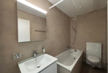 Appartement de 3.5 pièces entièrement rénové à Büetigen